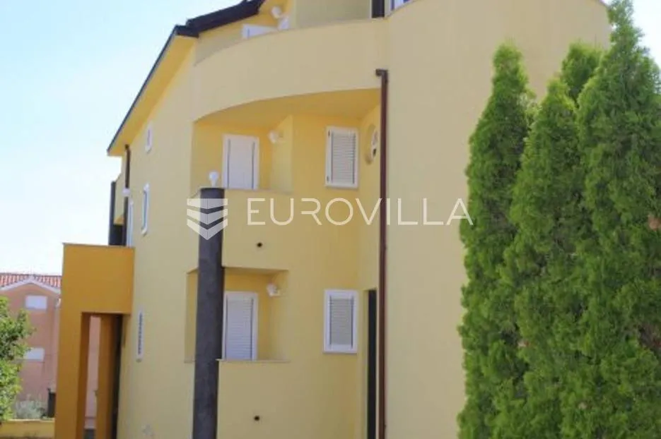 vodice, atraktivna vila 850 m² - slika 13