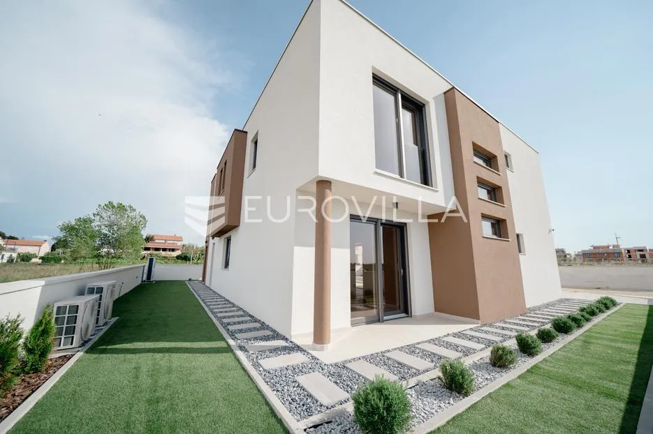 privlaka, sabunike, moderna osunčana vila s predivnim pogledom - slika 2
