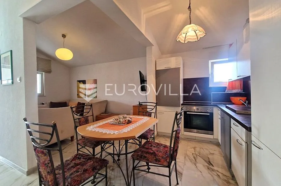 vir, apartman s prostranom terasom i dvije spavaće sobe na odličnoj lokaciji - slika 2