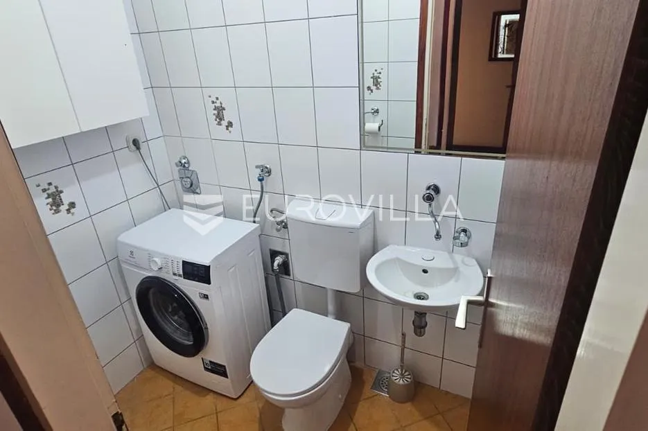 split, žnjan komforan trosoban stan od 99,8 m² južne orijentacije s pogledom na more - slika 20