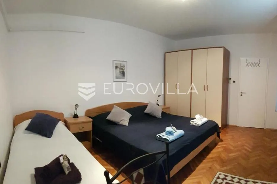 brač, supetar, samostojeća kuća s četiri stambene jedinice - slika 17
