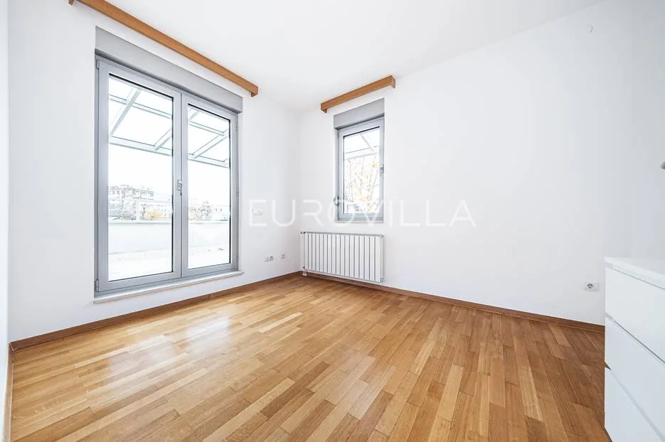 zagreb, jordanovac, prekrasan peterosoban stan 230 m2 s garažom i parkirnim mjestom - slika 14