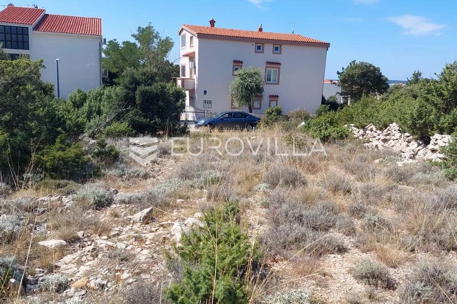 pag, mandre, atraktivno građevinsko zemljište površine 662 m² - slika 2