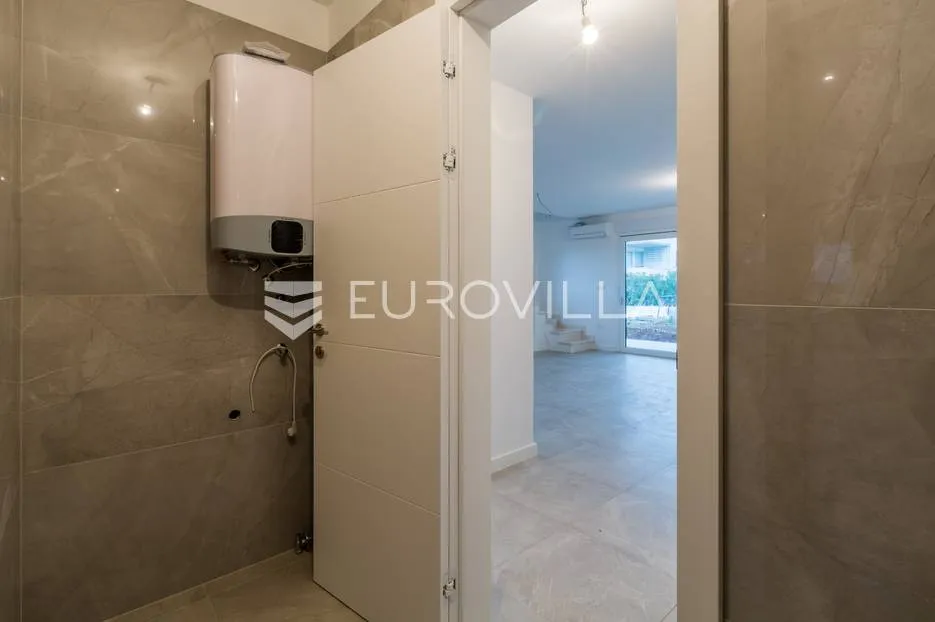 istra, volme, dvoetažni stan 106 m2 samo 300 m od mora - slika 4