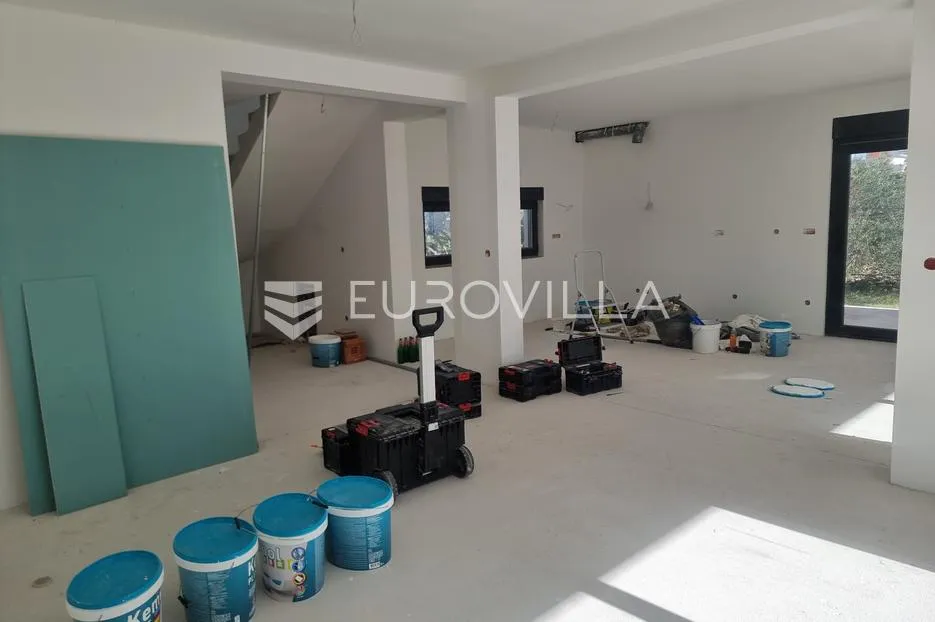 vodice, moderna kuća s bazenom, 190,58 m² - slika 14
