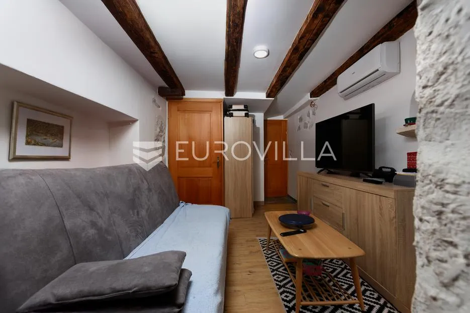 krk, malinska, šarmantna kuća u nizu od 100 m² s dodatnim studiom apartmanom - slika 3