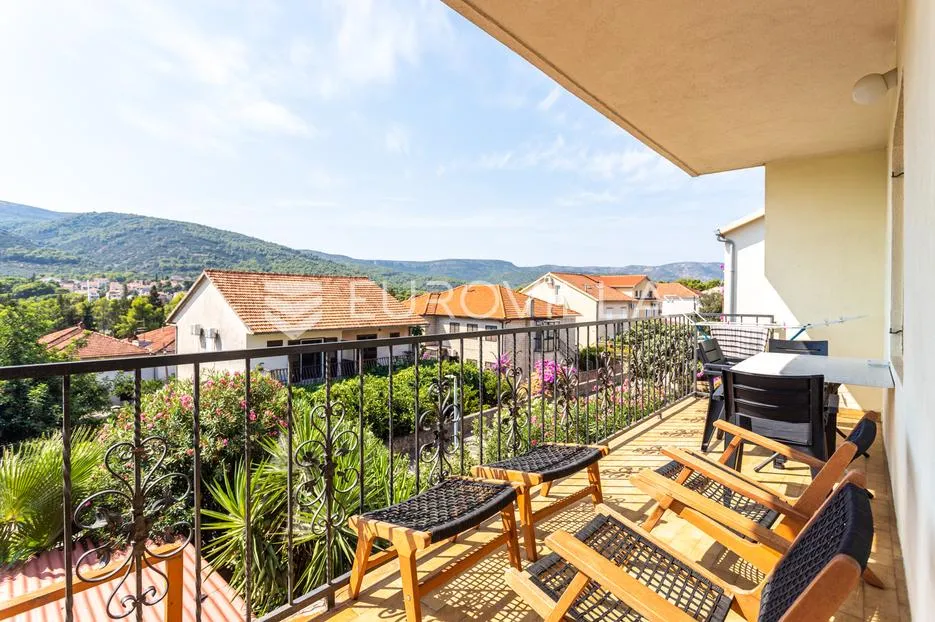 hvar, stari grad, prostrani četvorosoban stan s terasom - slika 14