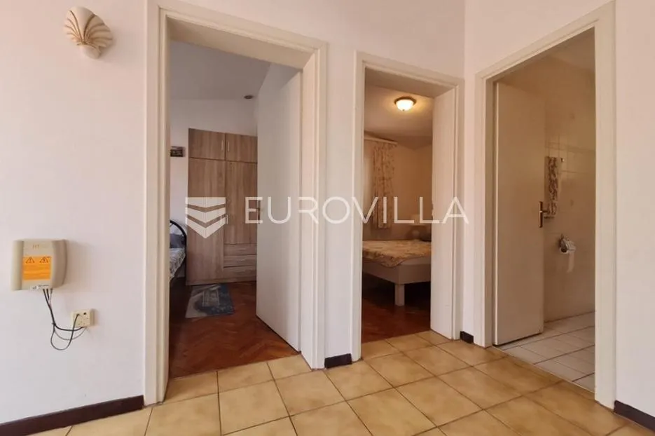 vir, samostojeća kuća, 130 m od plaže s dva odvojena apartmana - slika 47