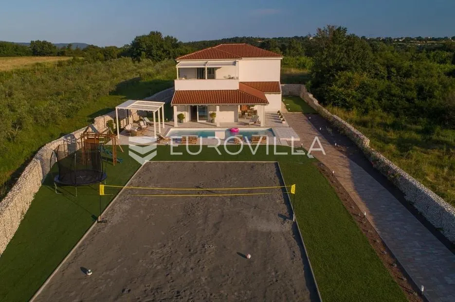 barban, jedinstvena samostojeća pasivna kuća 320 m2 na velikoj okućnici - slika 17