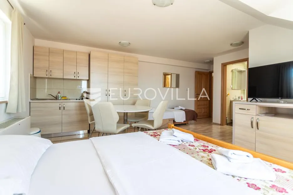 brač, bol, manji obiteljski hotel s restoranom, 1.000 m² - slika 15