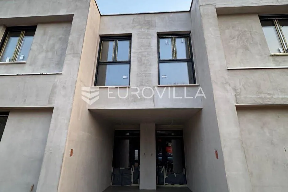 rovinj, okolica, stan u modernoj novogradnji s vrtom i parkirnim mjestom - slika 3