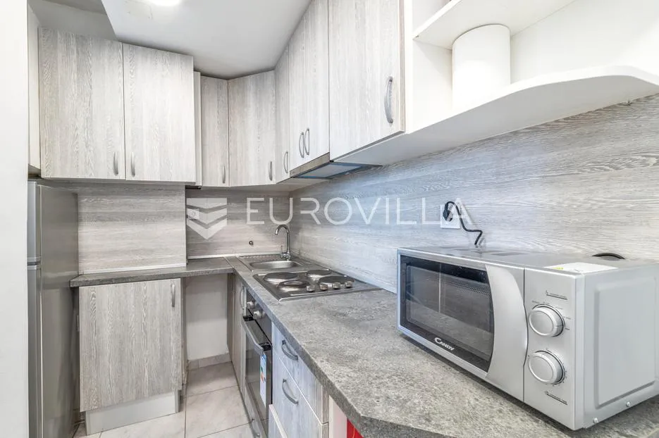 zagreb, amruševa, šesterosoban stan površine 129 m² - slika 3