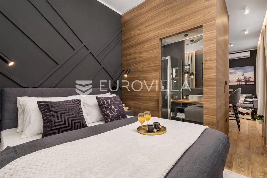 rijeka, centar, novouređen luksuzan stan 104 m² s tri apartmana - slika 13