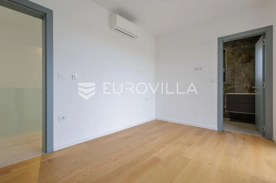 istra, pomer, unikatna, moderna villa 20 m od mora 322 m² - slika 39