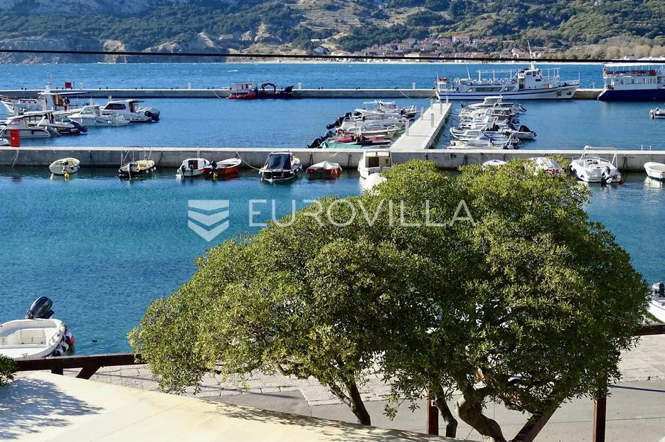 Krk, Baška, šarmantna "stara ljepotica" od 85 m² na rivi