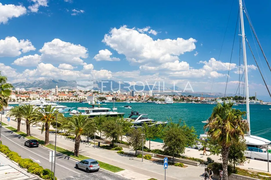 split, zapadna obala, luksuzan dvosoban stan s nevjerojatnim pogledom - slika 19