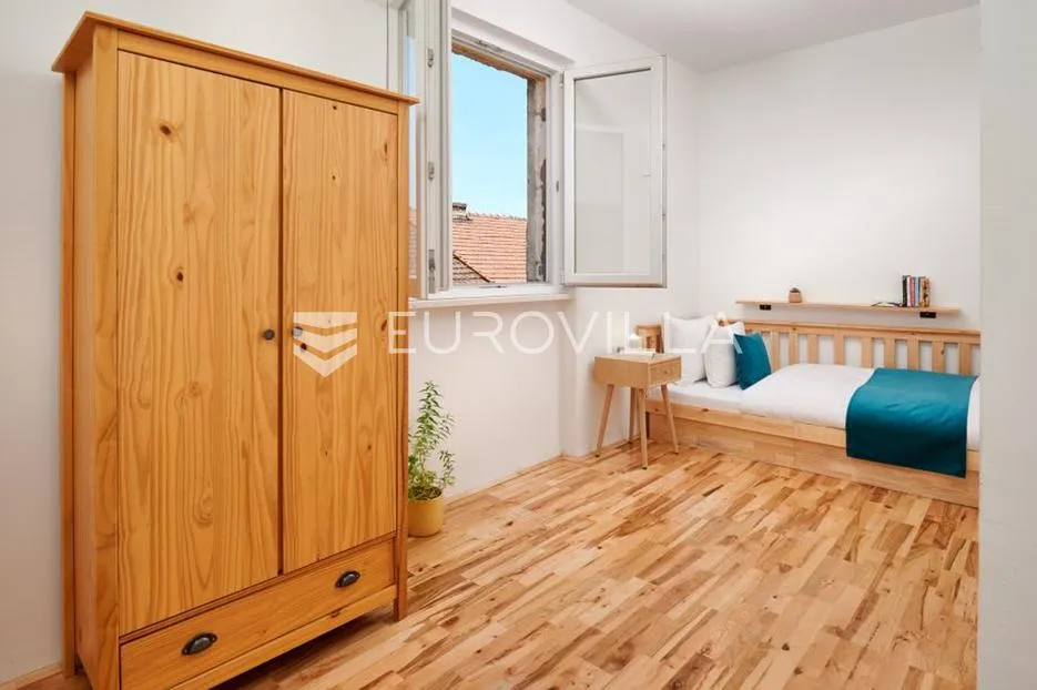 split, bačvice, moderan trosoban stan - slika 7