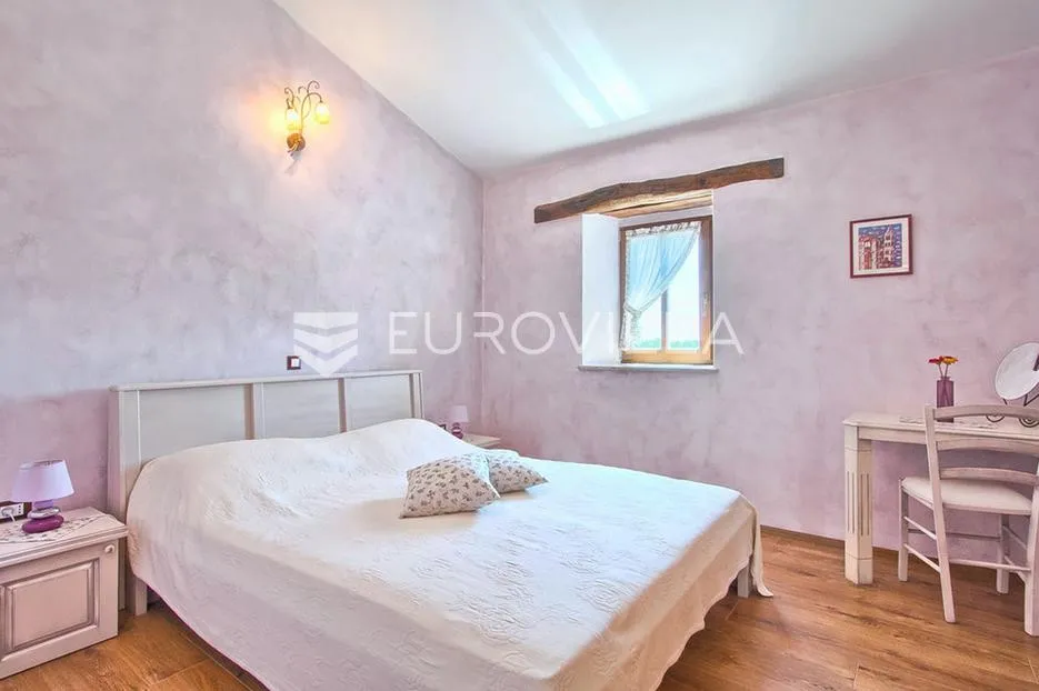 istra, poreč - elegantna kamena vila s bazenom, iznimno kvalitete gradnje - slika 27