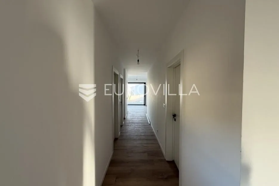 ližnjan, novogradnja, prizemlje, vrt 135 m², 600m do mora - slika 4