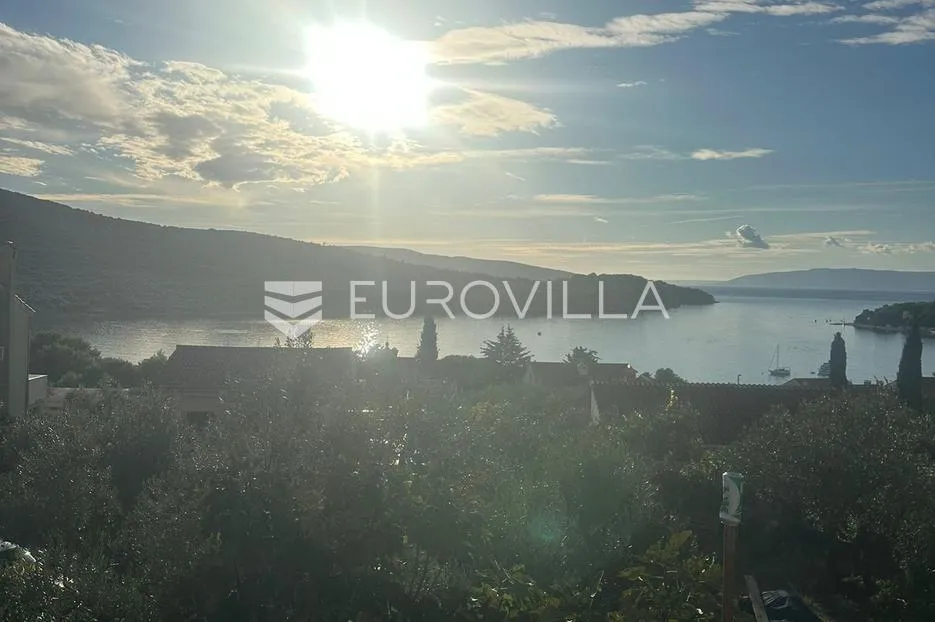 cres, novogradnja, stan, dvosoban s prostranom terasom, vrtom i pogledom na more - slika 5