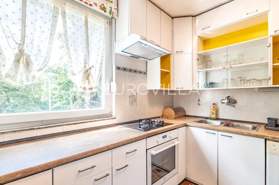 zagreb, dugave, trosoban stan 60 m² s loggiom - slika 4