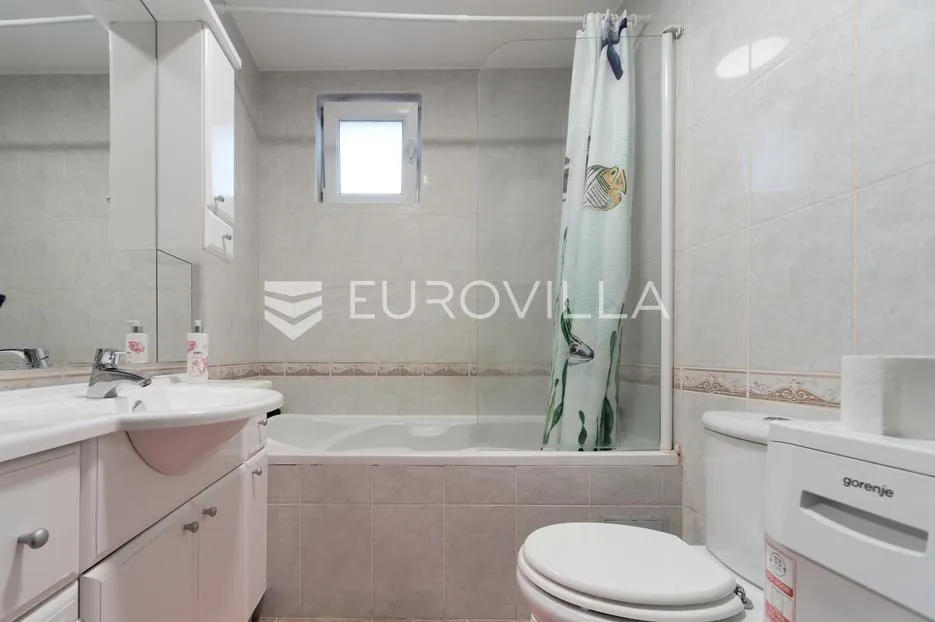 osijek gornji grad, prostran trosoban stan za najam 72,37 m², s privatnim parkirnim mjestom - slika 11