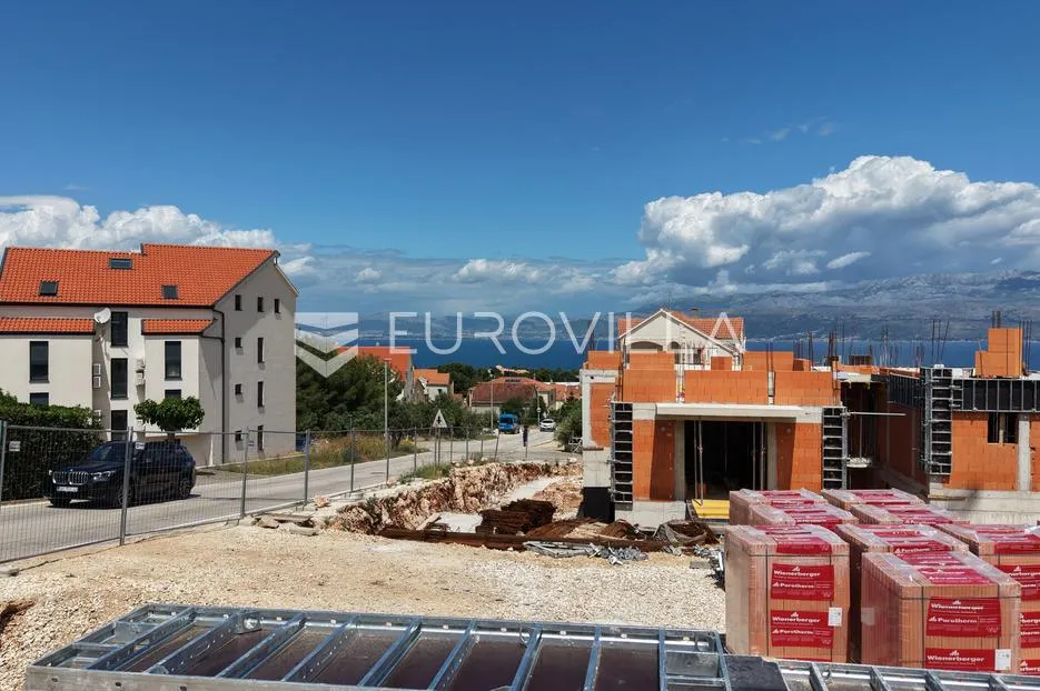 brač, supetar, dvosoban stan u prizemlju s vrtom - slika 10