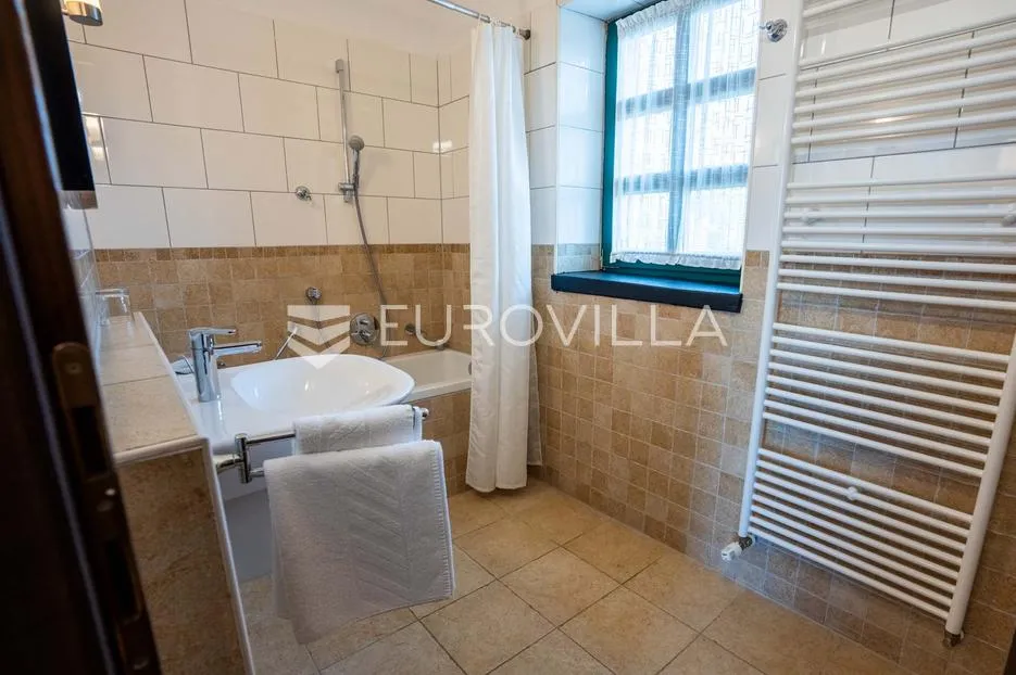 istra, sveti lovreč, kamena vila 200 m² s bazenom, velikim vrtom i pogledom na more - slika 15