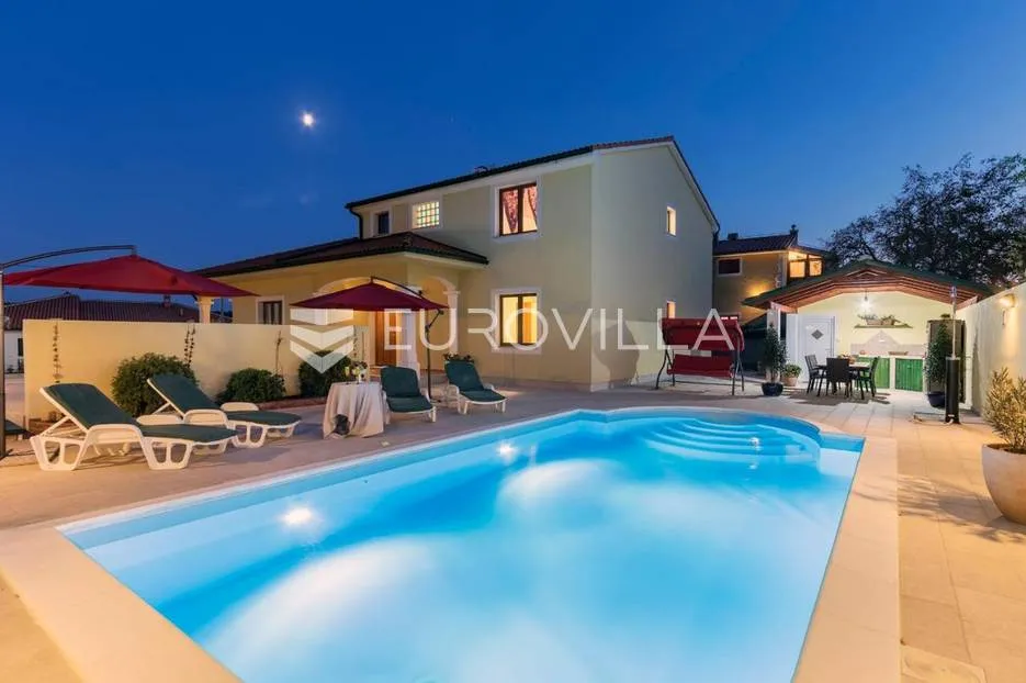 vodnjan, villa na mirnoj lokaciji s bazenom i vrtom - slika 39
