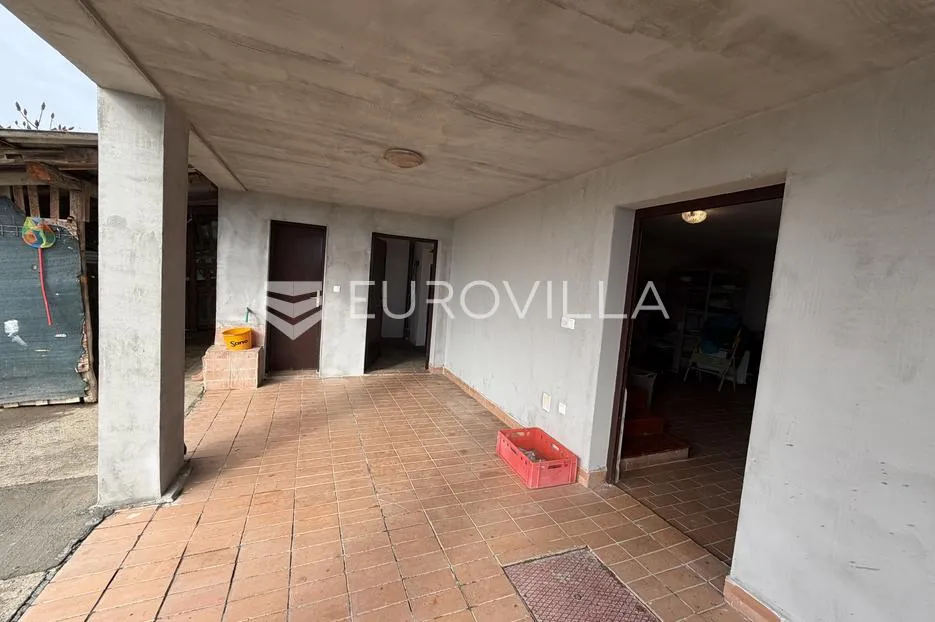 mandićevac, prostrana kuća 90 m² na zemljištu od 1608 m² - slika 7