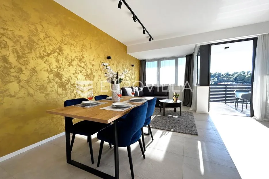 hvar, apartmanska vila sa pet uređenih apartmana - slika 20