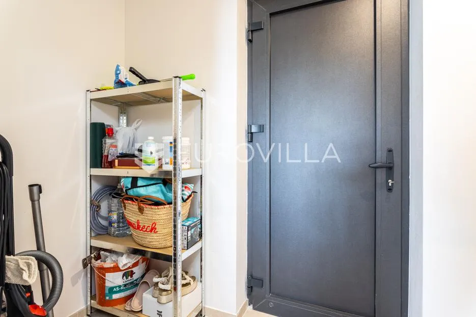 brodarica, moderna vila s bazenom, 283,62 m² - slika 40