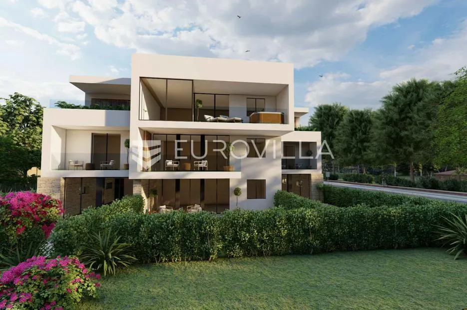 istra, poreč - trosobni stan na 2. katu blizu mora - slika 1