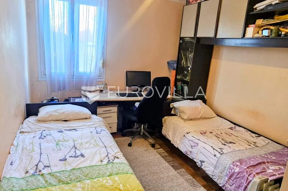 split, pujanke trosoban stan od 79 m² u zgradi te ostavu u podrumu - slika 12