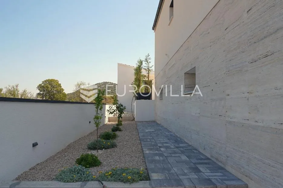 zadar, polača, prekrasna villa s bazenom na mirnoj lokaciji - slika 16