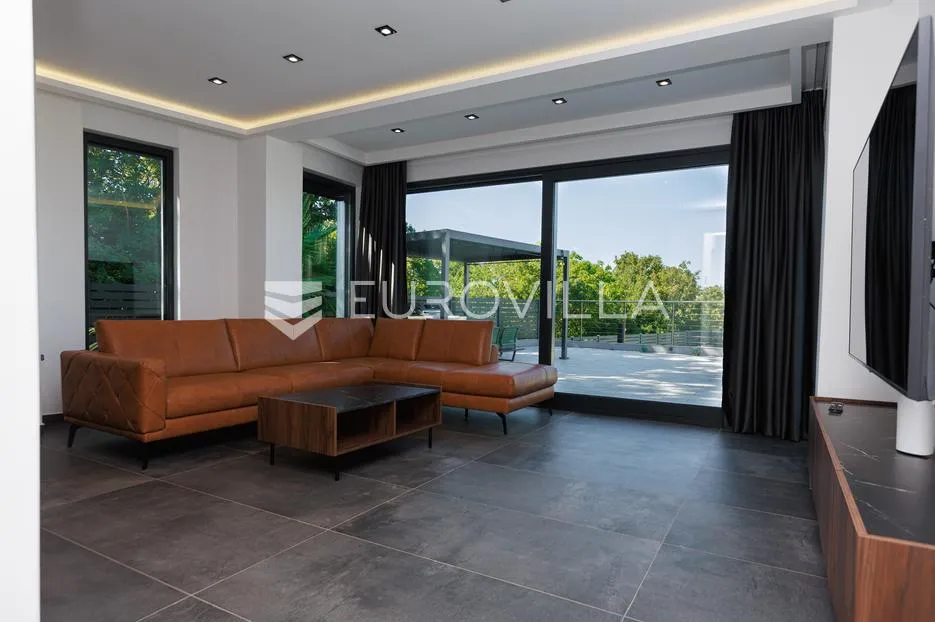 rijeka, kostrena, paveki villa s 2 stana, pomoćnim objektom i bazenom, 279 m² - slika 11