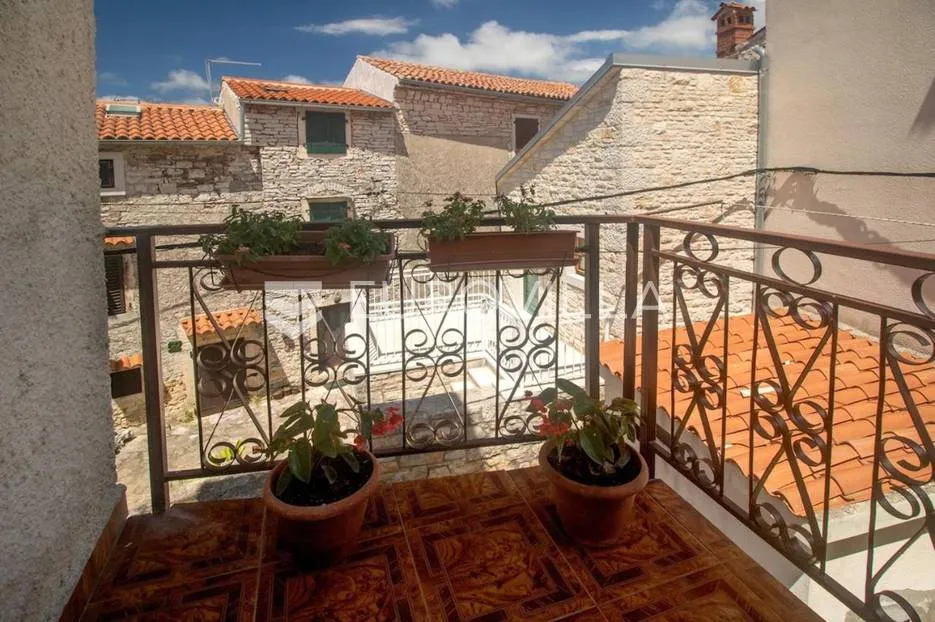 bale, kuća s puno potencijala - slika 2