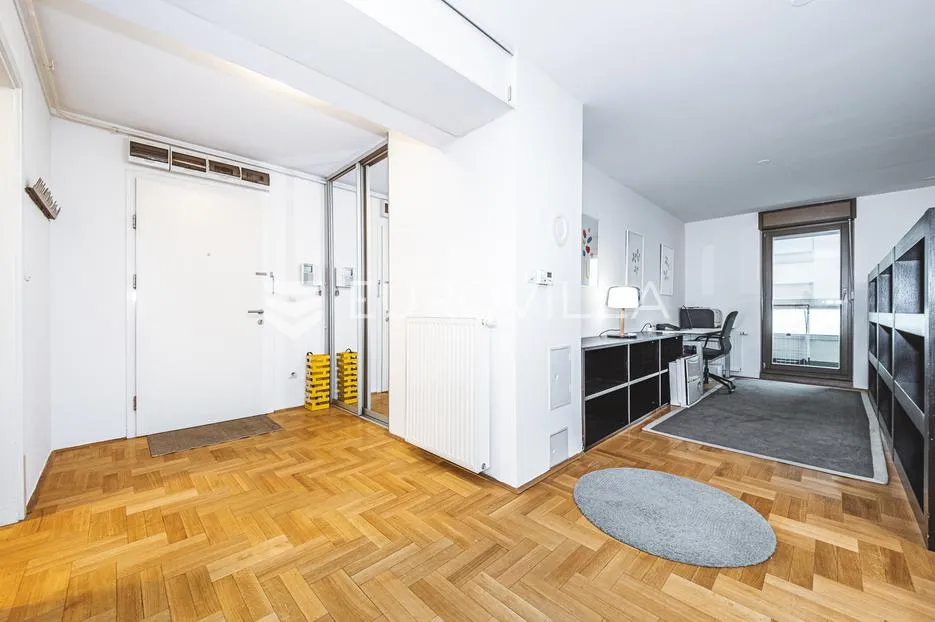 zagreb, centar, moderan dvosoban stan 79 m² garaža - slika 6