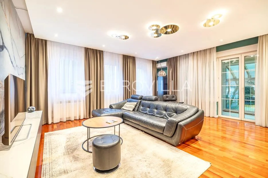 Zagreb, Dobri dol, prekrasan luksuzno namješten stan sa garažom, 103 m² - Lašćina