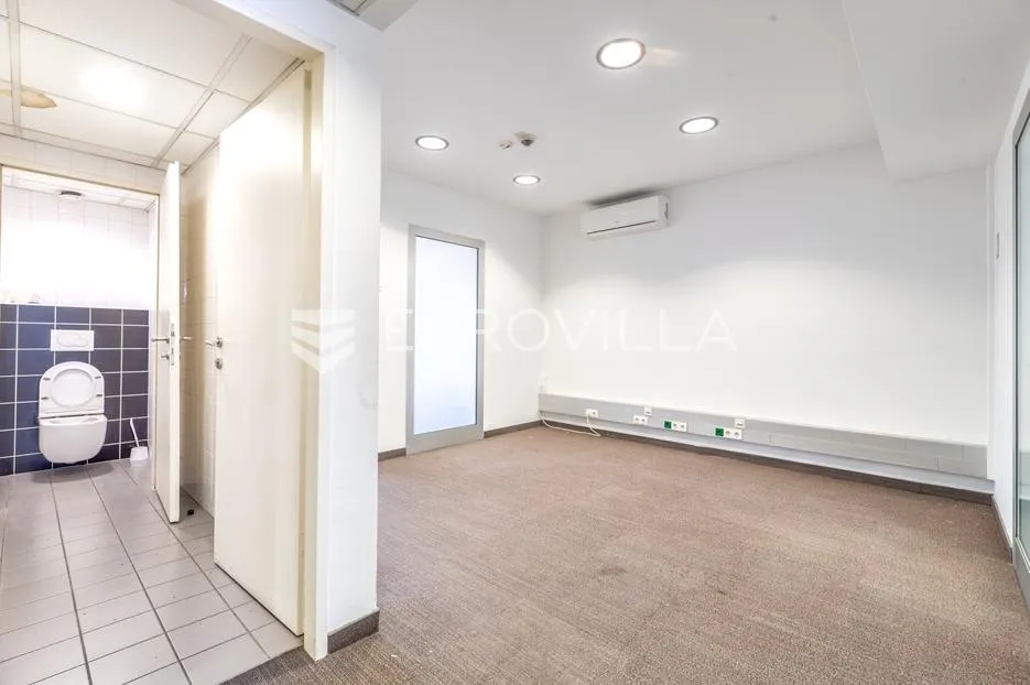 zagreb, donji grad, poslovna zgrada nkp 2463 m2 u strogom centru grada - slika 13