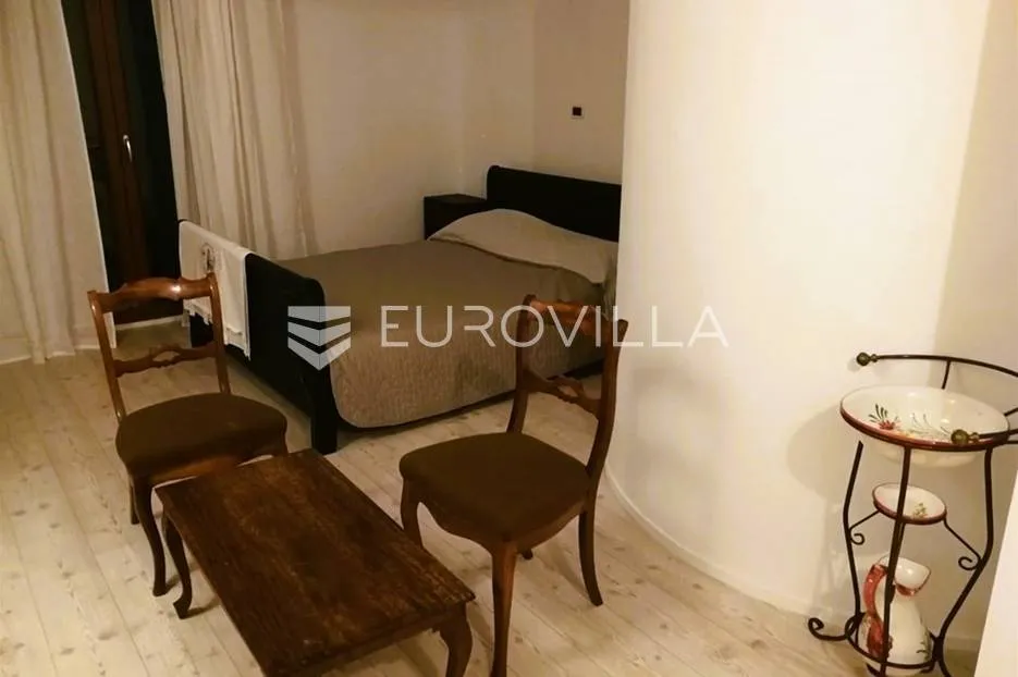santalezi, kamena kuća 265 m2, dvorište 4600 m2, bazen - slika 19