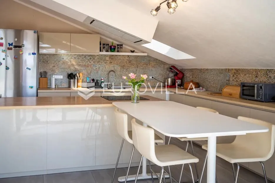 istra, medulin, višesoban penthouse s predivnom terasom i pogledom - slika 6