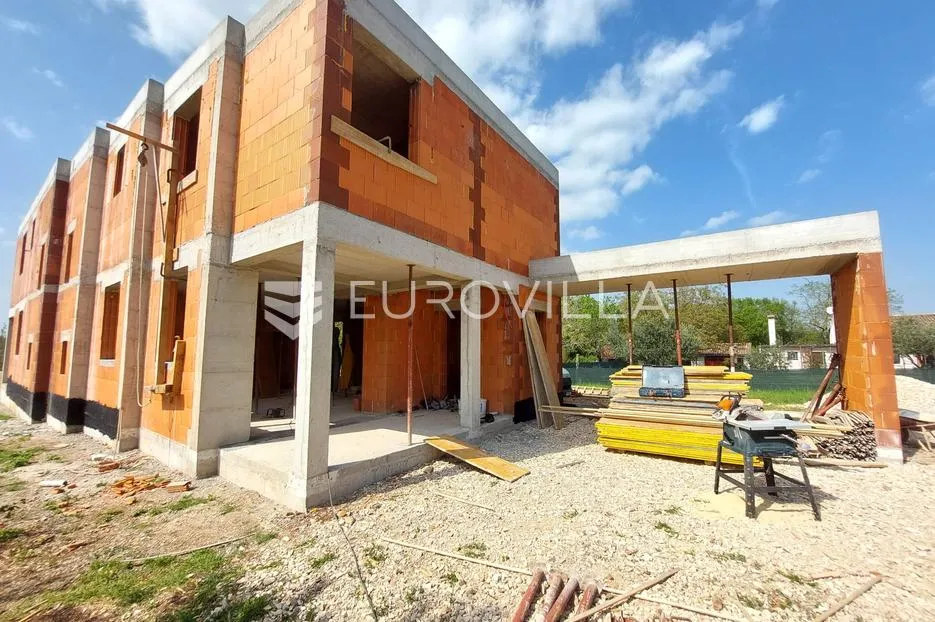 Istra, Pula, Loborika, moderna dvojna kuća