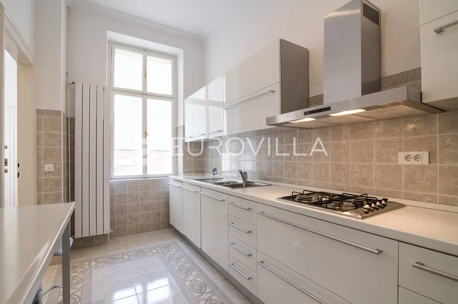 zagreb, centar, zrinjevac luksuzno uređen, reprezentativan četverosoban stan, 160 m² - slika 14