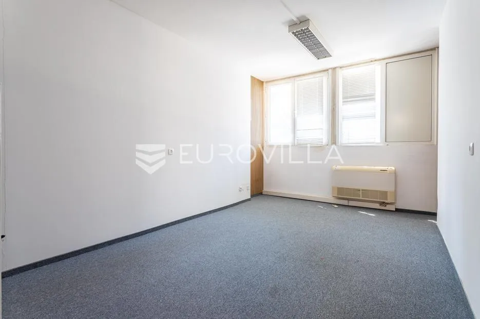 split, zvonimirova ulica, prostran ured 162 m² - slika 10