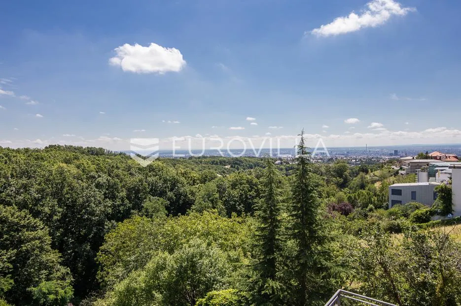 pantovčak građevinsko zemljište 4.800 m² za 1 vilu 500 m² ili 2 vile po 400 m² - slika 2