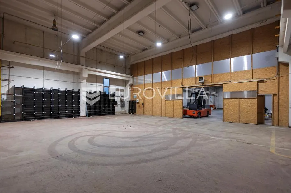 kukuljanovo, industrijski kompleks s dvije hale, zemljište 4,435 m² - slika 3