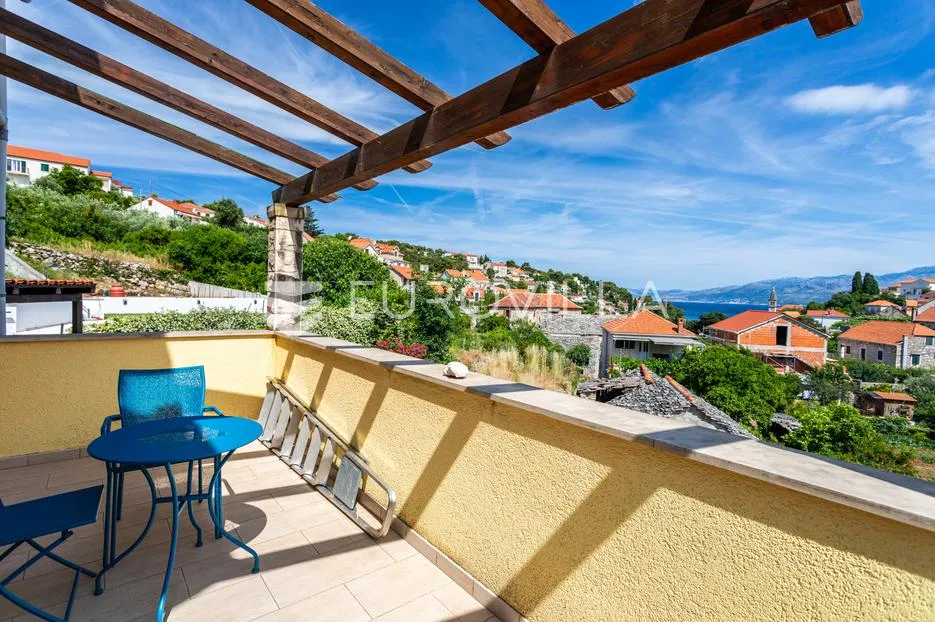 brač, splitska, kuća ukupne površine 170 m² - slika 16
