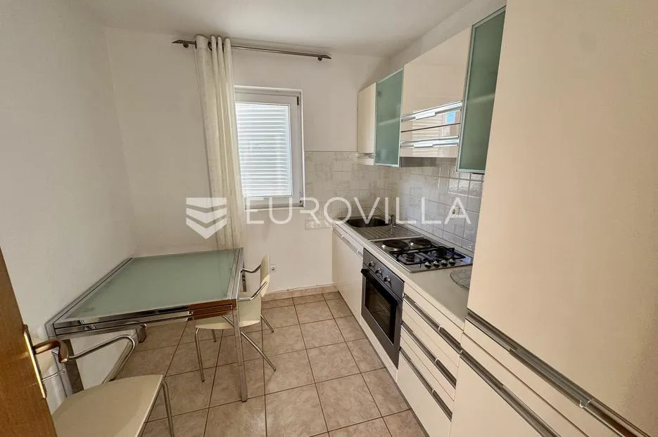 jadranovo, odličan stan 47 m² s dva balkona, 380 m od mora - slika 4