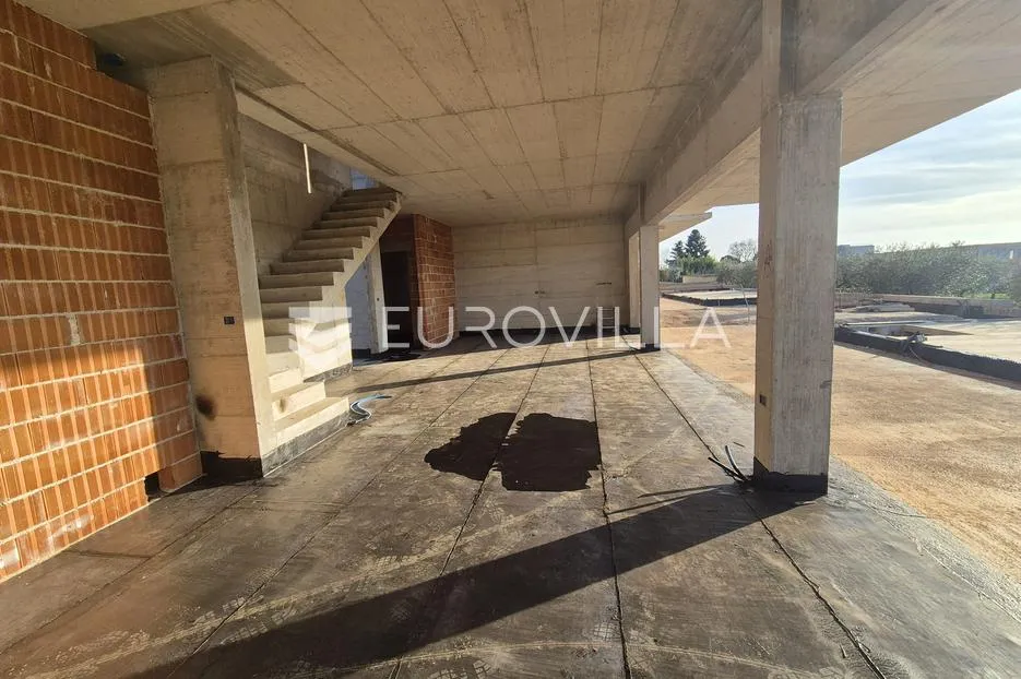 istra, poreč, luksuzna vila na 400m od mora - slika 3